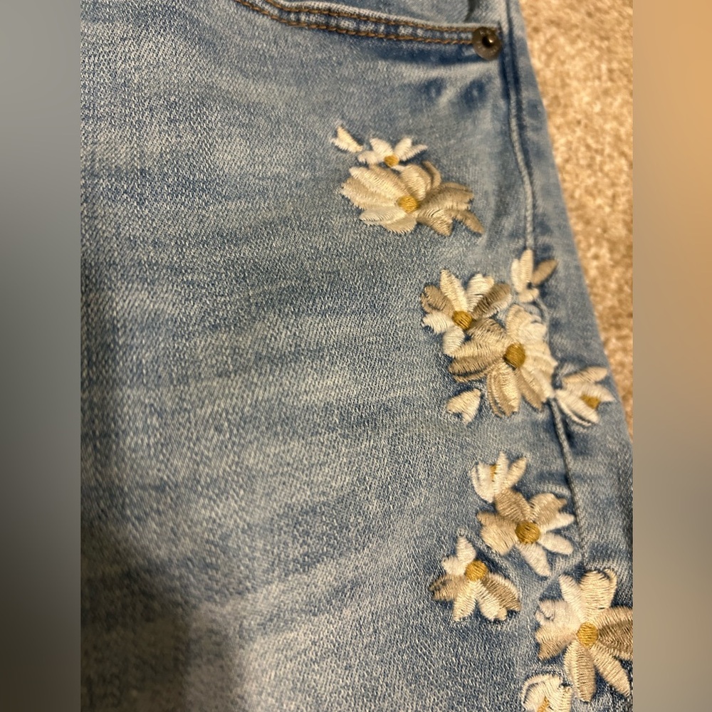 A&F High Rise Super Skinny Ankle Jeans - Picture 3 of 6
